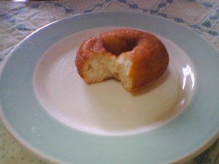 かじったドーナツ