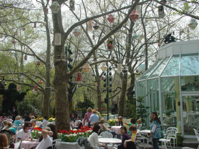 tavern on the green outside seats