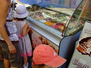 Arles ice cream stand