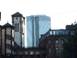 フランクフルトの街、新旧混ざり合った風景