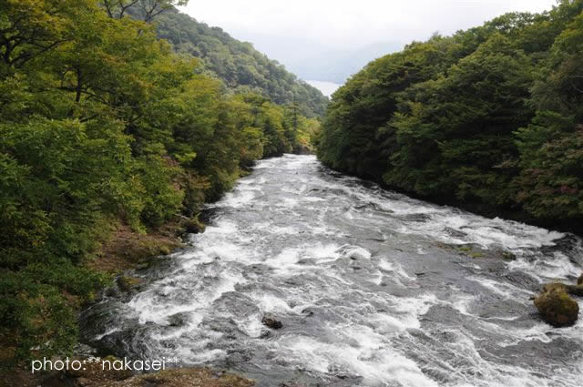 奥日光（４）竜頭の滝と遠方中禅寺湖