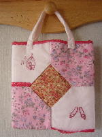 花柄パッチワークの手提げ（裏）