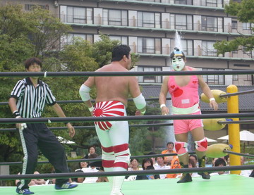 2011.8.18 チャリティプロレス：３イズリンコ.jpg