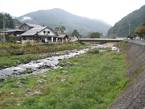 道志川　道の駅横