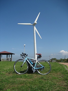 宮川公園　風車と自転車