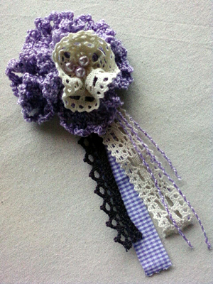 紫のコサージュ.jpg