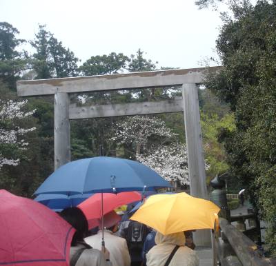 K-20070407-伊勢吉野-神宮への橋中JPG.JPG