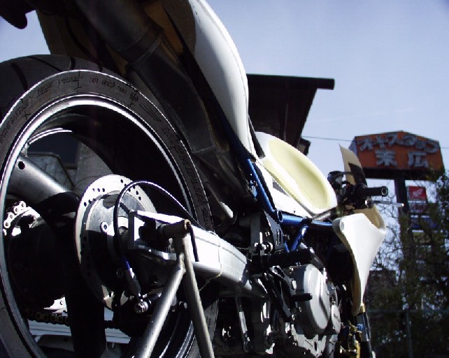 ローアングルから