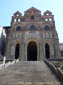 le puy cathedrale notre-dame1