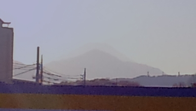 影になった富士山