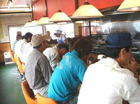 南部ラーメン、店内