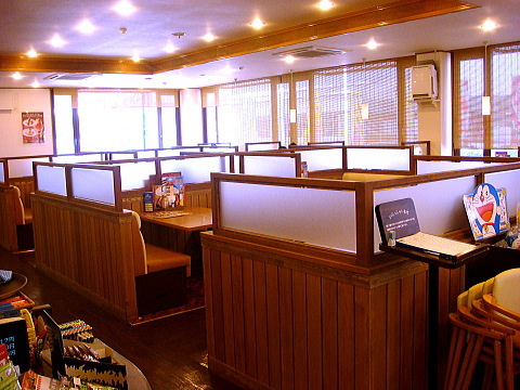 COCOS（ココス）北上有田店　（北鬼柳）、内部