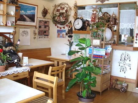 おのざき、店内