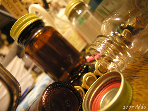 #2243 Medicine Bottles/薬瓶(Wide-angle photo/広角写真)