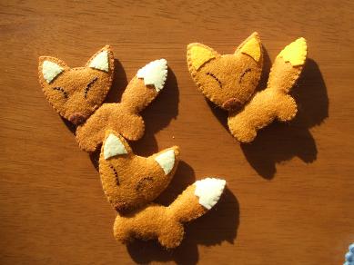 2010.3手作り きつね.JPG