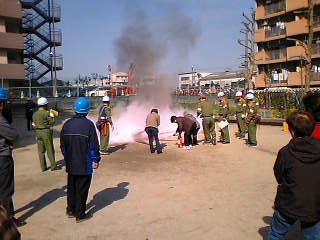 07-03-04_消火器.jpg