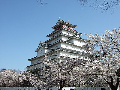 修繕工事準備の始まった鶴ヶ城