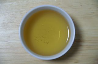 ダッシュ凍頂烏龍茶茶水