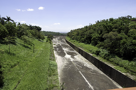 干上がった水路