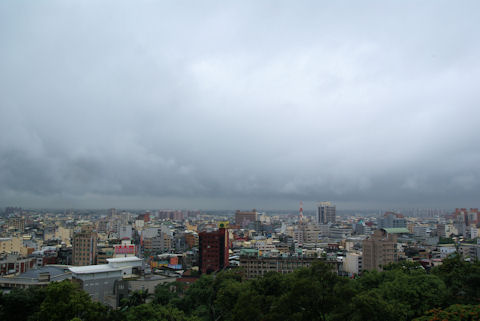 八卦山から彰化市内を望む