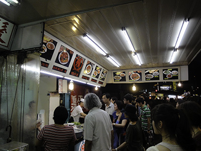 おあじぇん屋さんの店頭