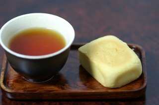 日月潭紅茶とマンゴーケーキ