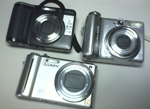 パナソニック　ＬＵＭＩＸ　ＴＺ７と現在使用中のカメラ
