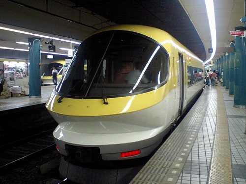 近鉄特急23000系伊勢志摩ライナー乗車記念　なんば駅到着