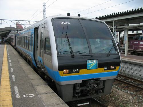 ＪＲ四国2000系_01_ss.jpg