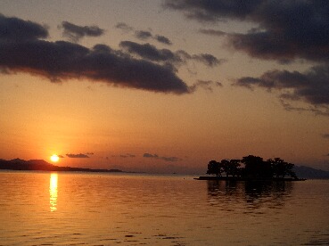 嫁ヶ島と夕日