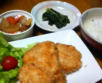 チーズと大葉入りチキンカツと大根の豆板醤煮