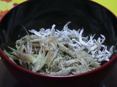 簡単　とろろ昆布のお吸い物