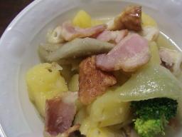 じゃがいもとベーコンの煮物 (1).jpg