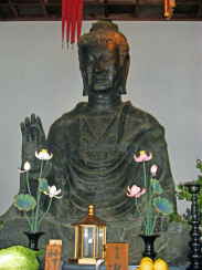 飛鳥寺　飛鳥大仏 (1).JPG