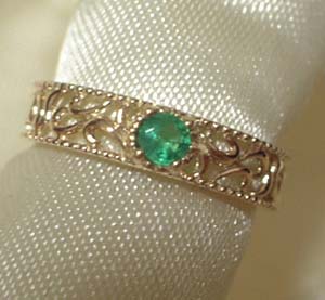 エメラルドリング