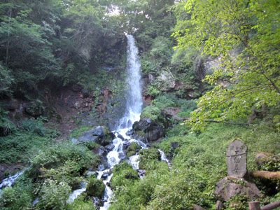 千ヶ滝全景.jpg