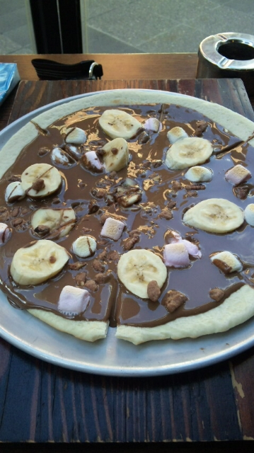 メルボルン　バナナチョコレートピザ.jpg