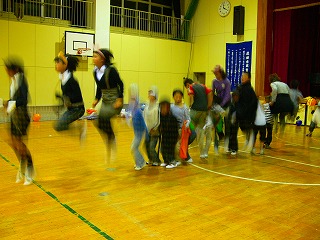 長縄とび、６年生はさすがでした