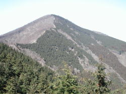 裏側の武甲山