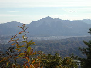 山頂からの武甲山