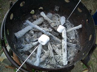 マシュマロを焼く　小.JPG