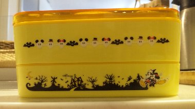 111027ﾊﾛｳｨﾝ弁当2