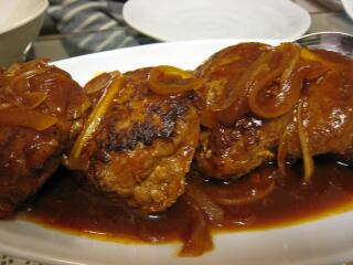煮込みハンバーグ