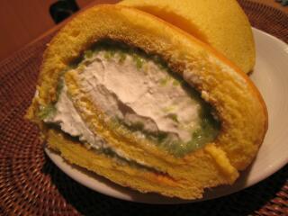 ずんだロールケーキ