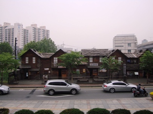 20110610 cheonggye stream cultural center panja house zenkei.jpg