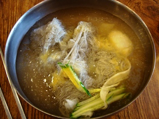 20110628 gossam naengmyeon 4.jpg