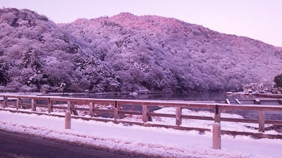 雪の嵐山