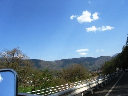 緑鮮やかな木曽路