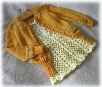 オレンジニット2