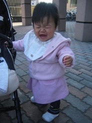 着地すると大泣き